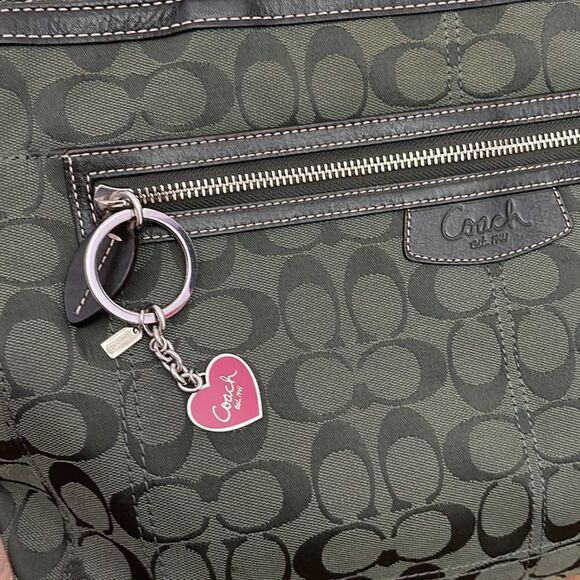 Authentic Hunter Green Coach Purse LIKE NEW - Picture 2 of 6